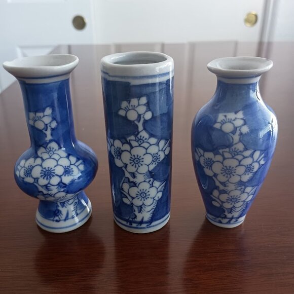 Miniature Asian Inspired Blue and White Vases - Picture 1 of 5